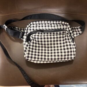 BAGGU Black and White Gingham Fanny Pack
